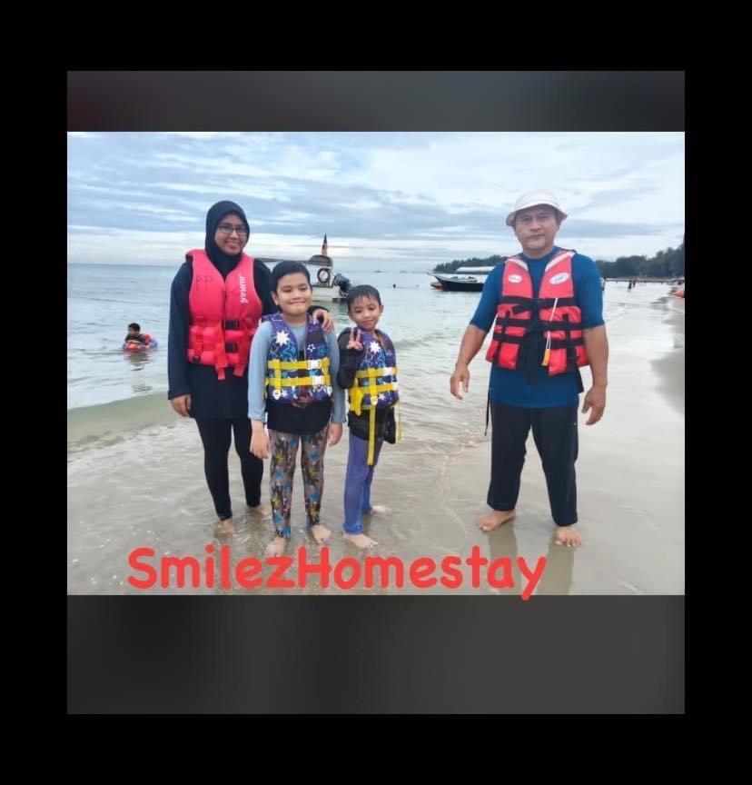 Smilez Homestay H102 & A306 At Pd Perdana Kondo Resort Port Dickson Exterior photo